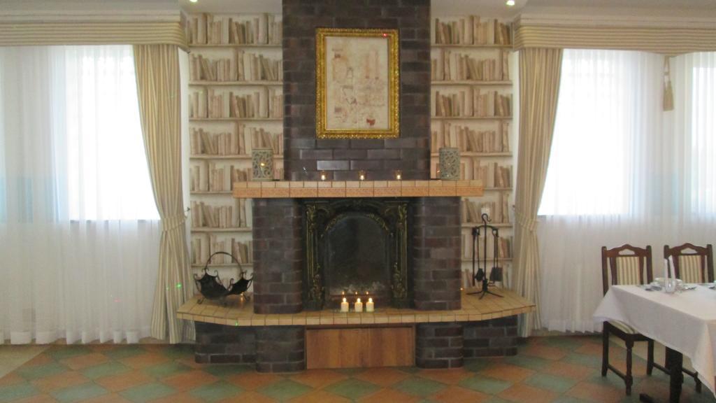 Magnat Hotel Restauracja Бродница Екстериор снимка